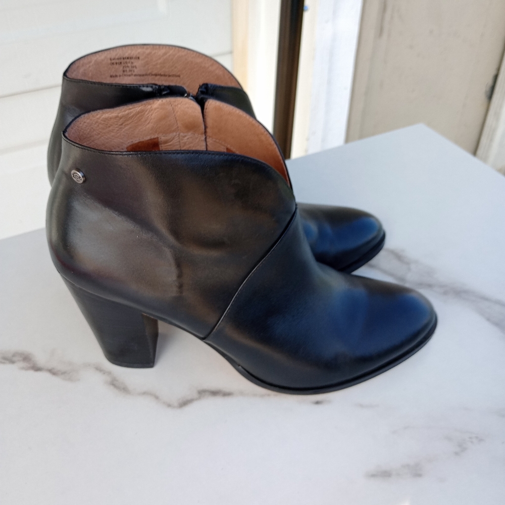 206 Collective Black Heeled Boots Modern Design